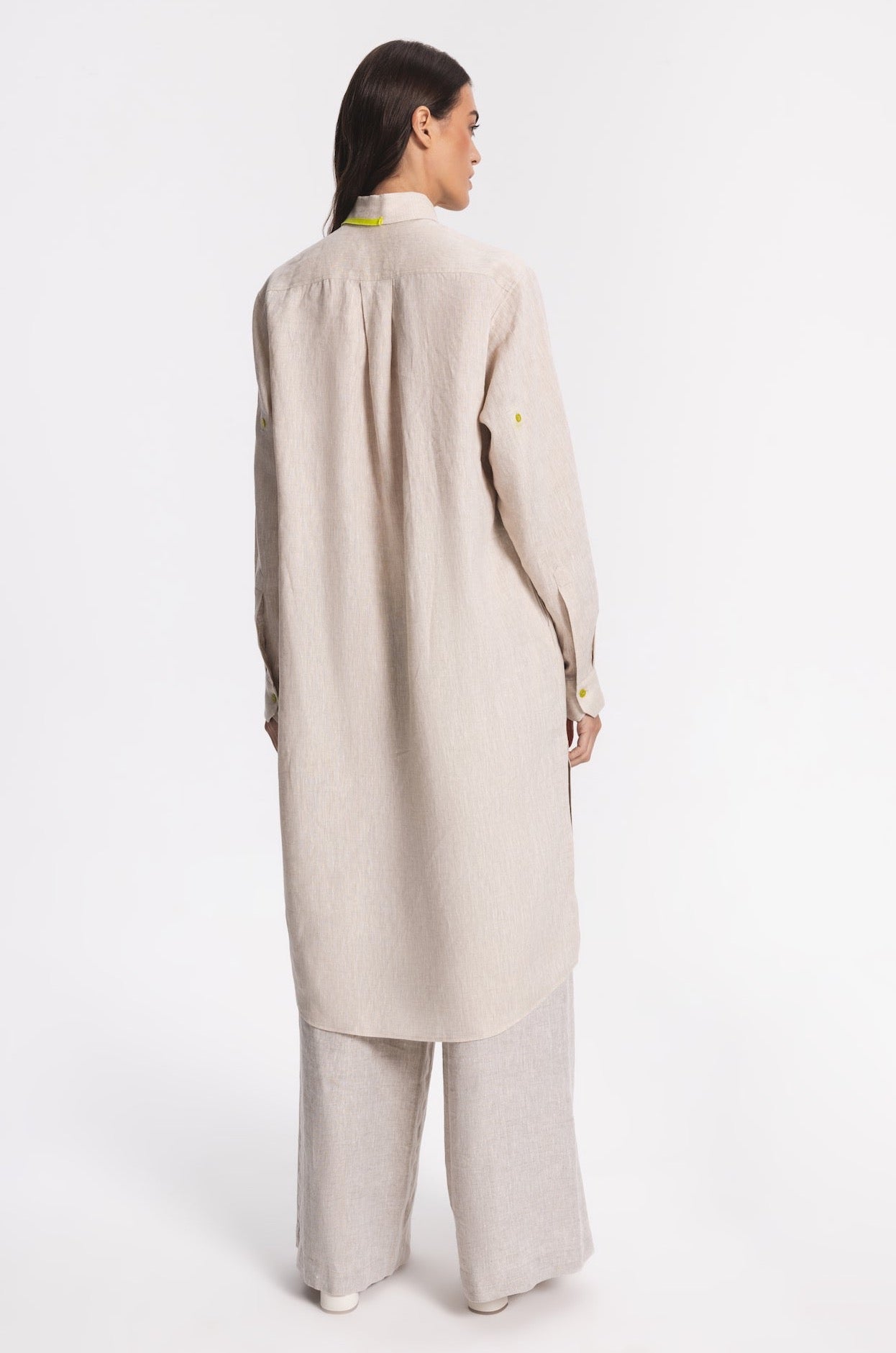 Balossa_639_akemi_longshirt_beige_linen_back