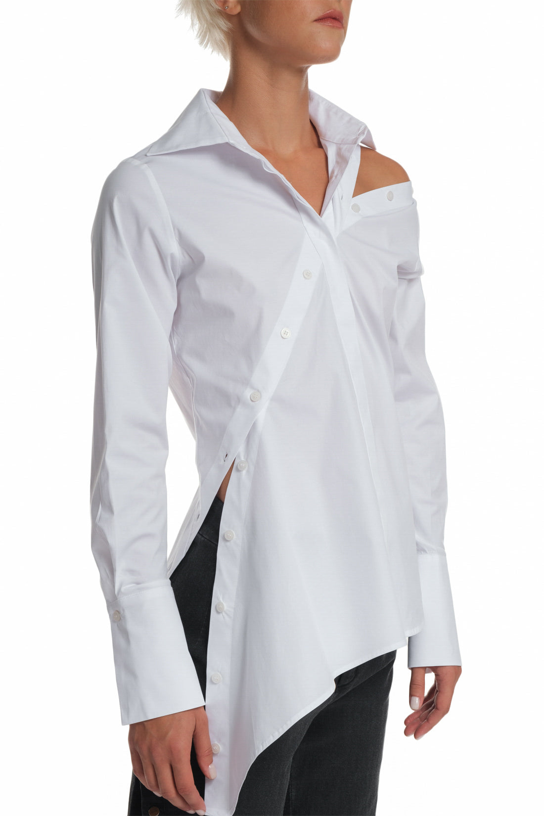 POPLIN COTTON SHIRT WITH DIAGONAL CUTTING AND BUTTONING, OPEN SHOULDER, LONG SLEEVES, ASYMMETRICAL ON THE SIDE OF THE BUTTONING.