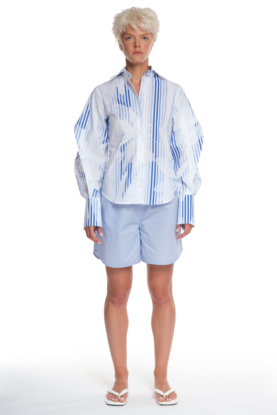 PRINTED LONG SLEEVE SHIRT WITH BUTTONING AND CUTTINGS ON THE SLEEVES, OPEN COLLAR