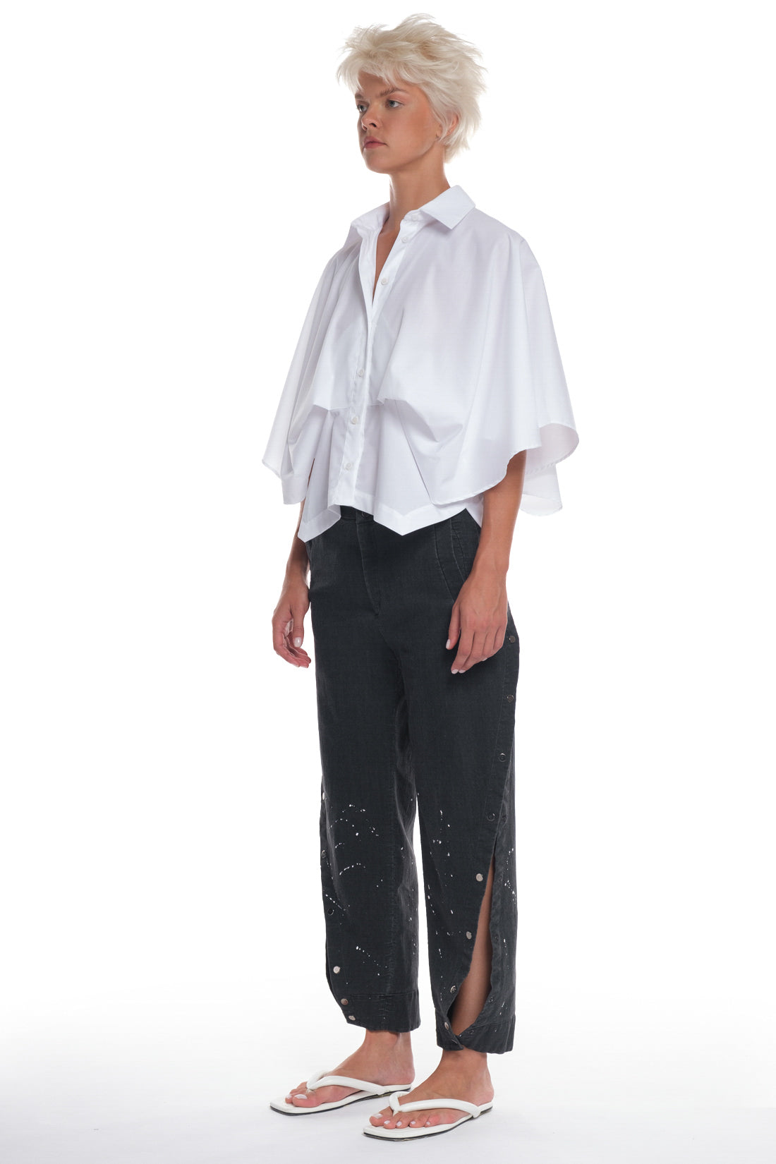 MID SLEEVE COTTON SHIRT, BUTTONING IN THE FRONT, COLLAR, FOLDED IN THE FRONT AND BACK