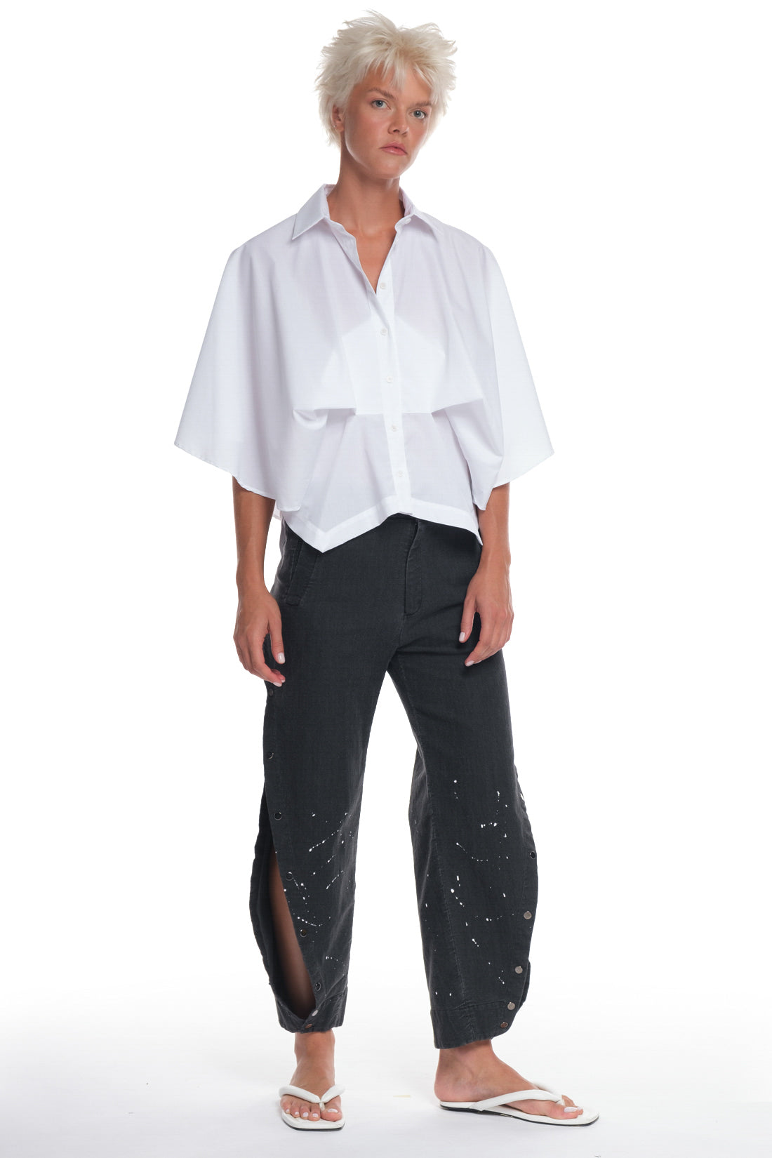 MID SLEEVE COTTON SHIRT, BUTTONING IN THE FRONT, COLLAR, FOLDED IN THE FRONT AND BACK