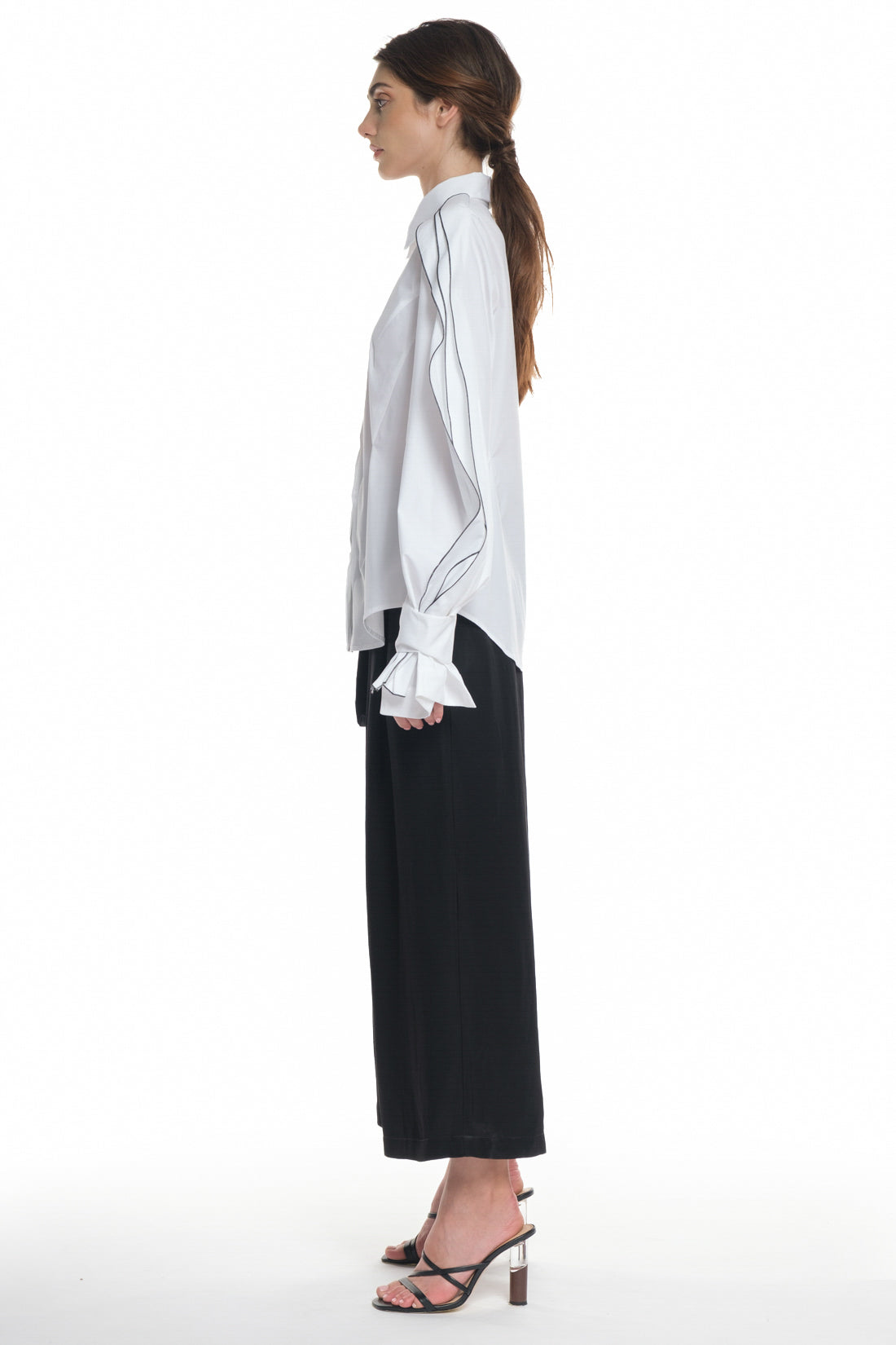 LONG SLEEVE SHIRT WITH BUTTONING ON THE FRONT, HIGH COLLAR, RUFFLED LAYERS ON THE SLEEVES