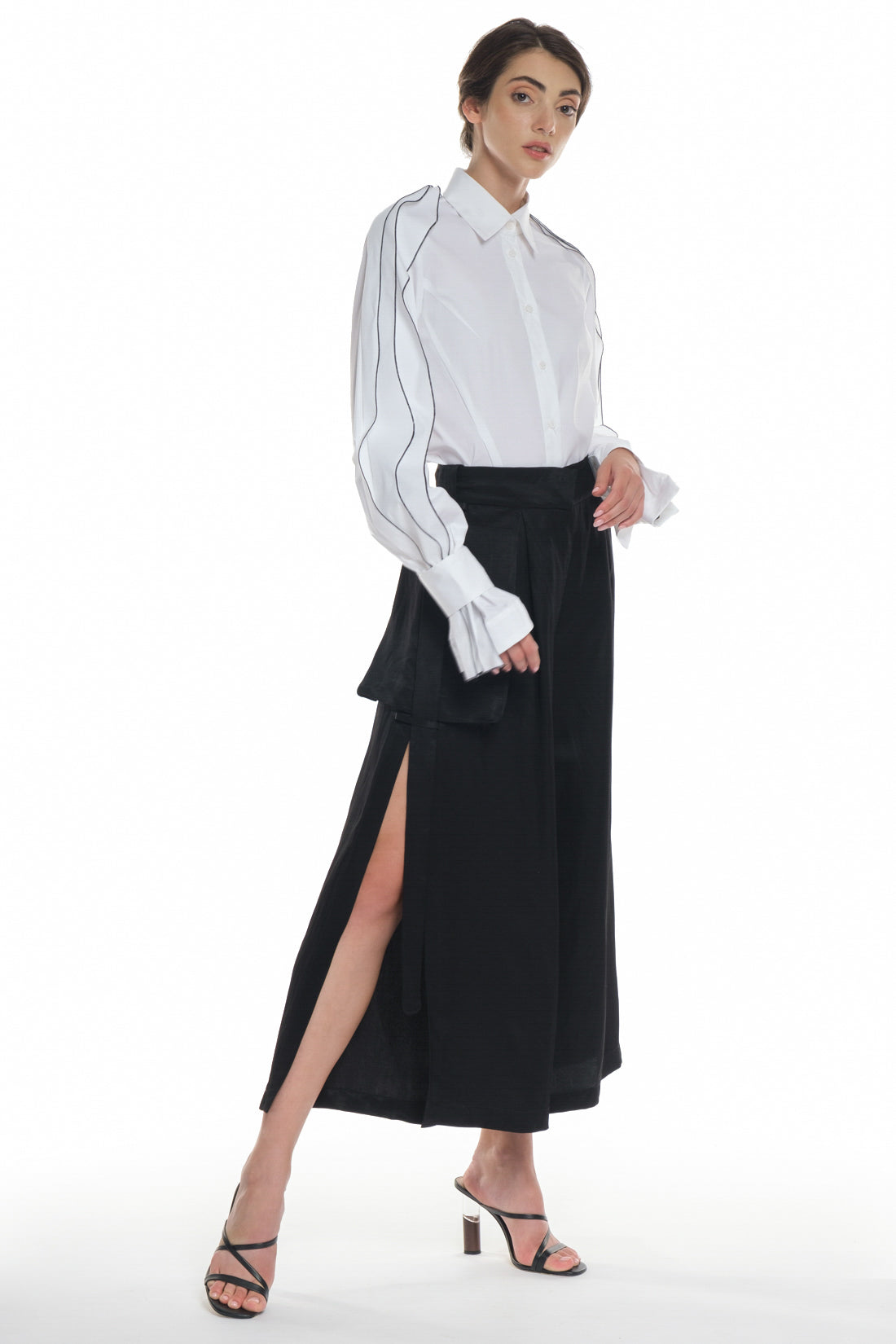 LONG SLEEVE SHIRT WITH BUTTONING ON THE FRONT, HIGH COLLAR, RUFFLED LAYERS ON THE SLEEVES