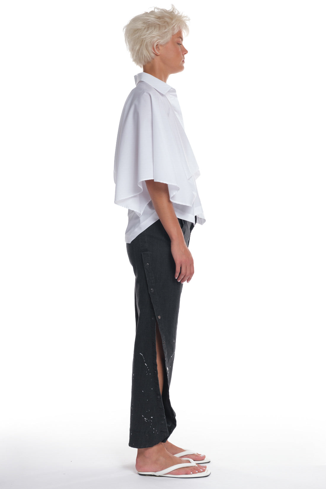 MID SLEEVE COTTON SHIRT, BUTTONING IN THE FRONT, COLLAR, FOLDED IN THE FRONT AND BACK