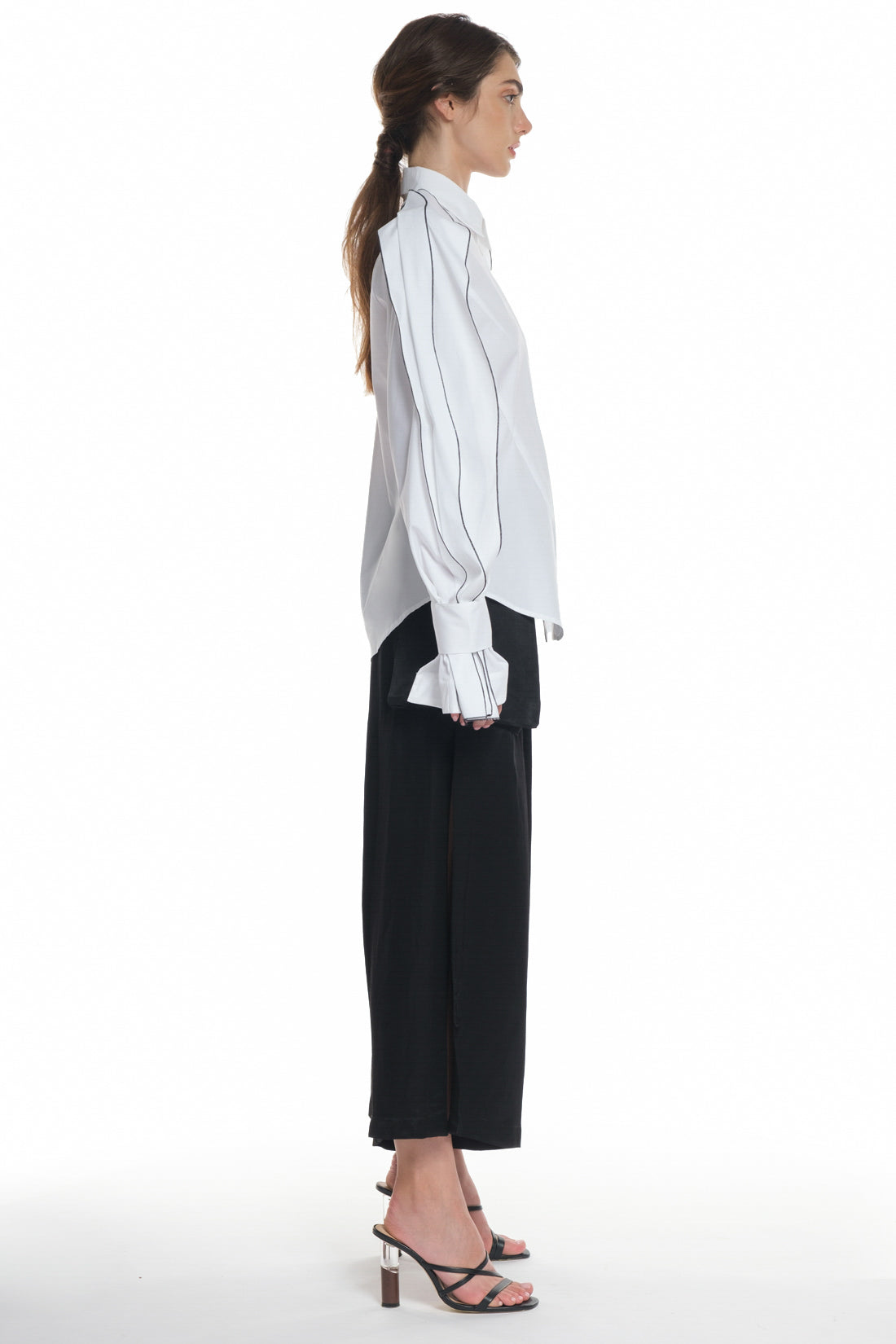 LONG SLEEVE SHIRT WITH BUTTONING ON THE FRONT, HIGH COLLAR, RUFFLED LAYERS ON THE SLEEVES