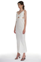 LONG ELEGANT DRESS WITH V NECK AND OPEN BACK.
